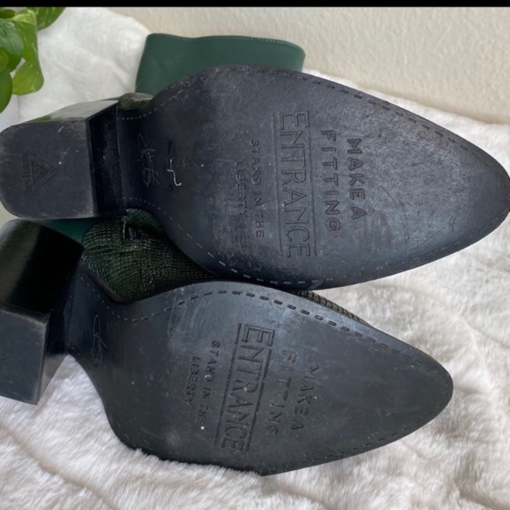 ⭐️ John Fluevog, Size 6 1/2 “Room 203” Green Women's Cowboy Style Boots. RARE ! - Picture 13 of 16